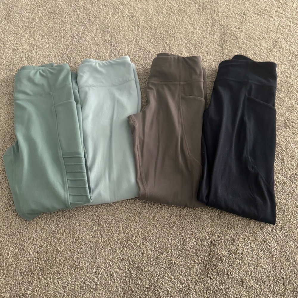 Athleta girl leggings. Chit chat with pockets. Size 12